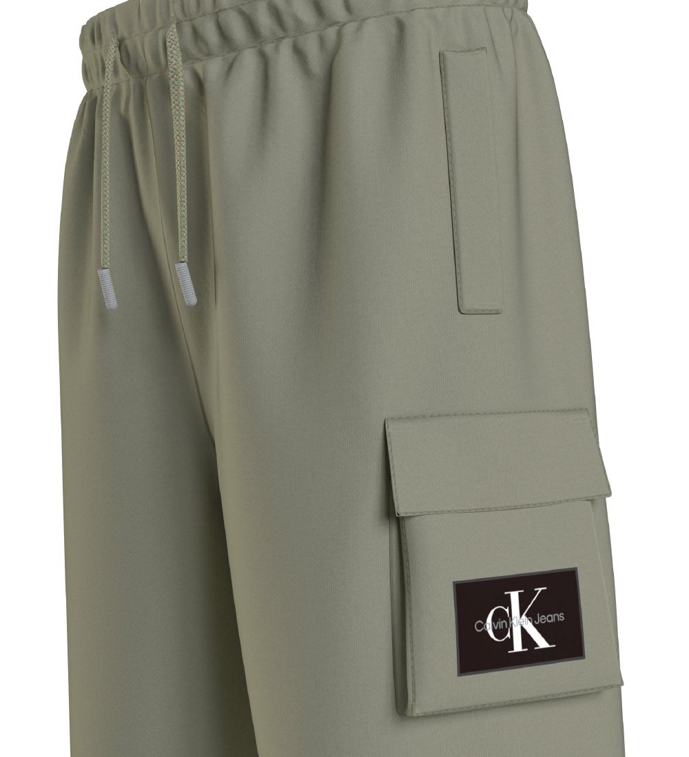 Calvin Klein Shorts - Badge Jogger - Forest Khaki