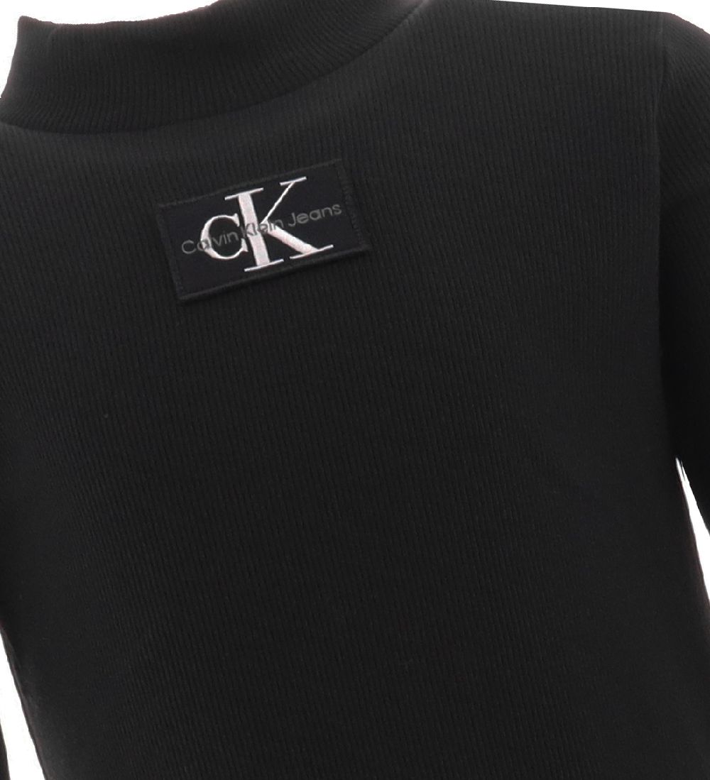 Calvin Klein Kjole - Rib - Monogram Badge - Sort