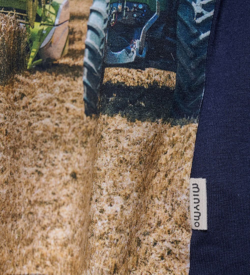 Minymo Bluse - Navy Night m. Traktor