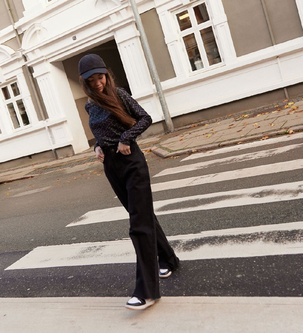 Cost:Bart Bukser - Denim - Black
