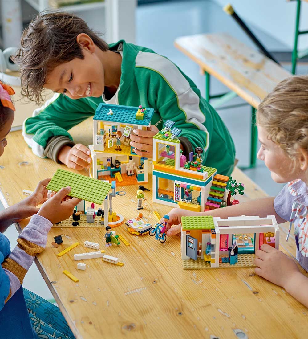 LEGO® Friends - Heartlake Internationale Skole 41731 - 985 Dele