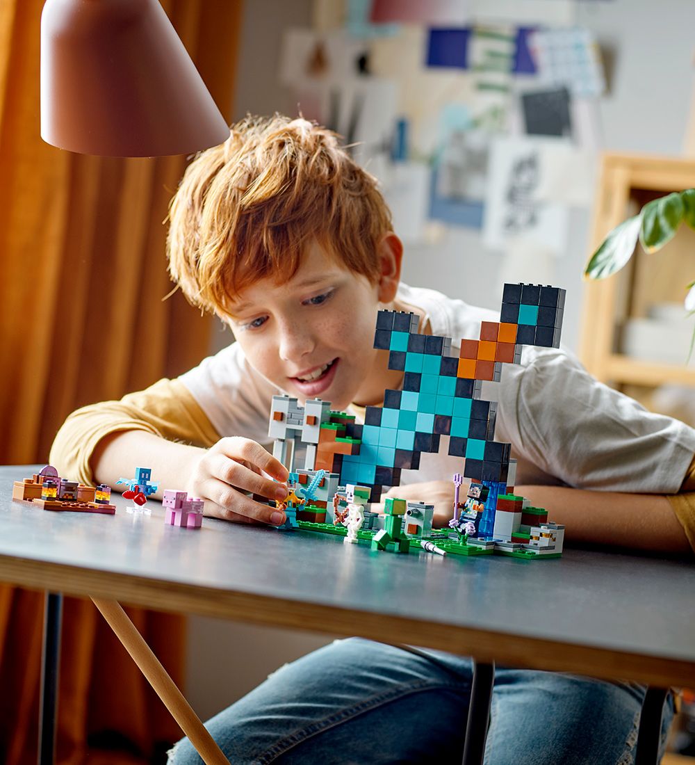 LEGO® Minecraft - Sværd-forposten 21244 - 427 Dele