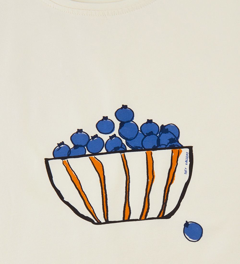 Soft Gallery T-Shirt - SgJinny - Blueberries Bowl - Gardenia