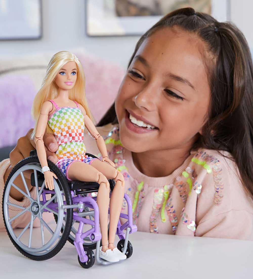 Barbie Dukke - Fashionista Wheelchair Checkers