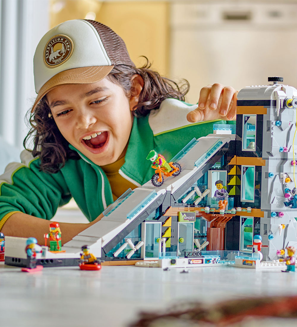 LEGO® City - Ski- Og Klatrecenter 60366 - 1045 Dele