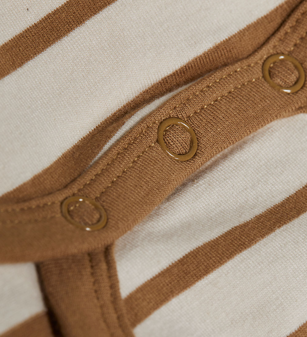 En Fant Body l/æ - Stripe - Sandshall