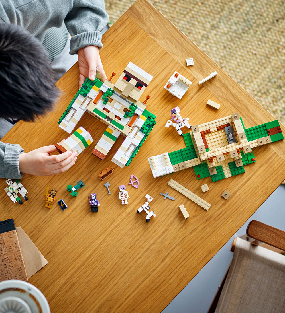 LEGO® Minecraft - Jerngolem-Fortet 21250 - 868 Dele
