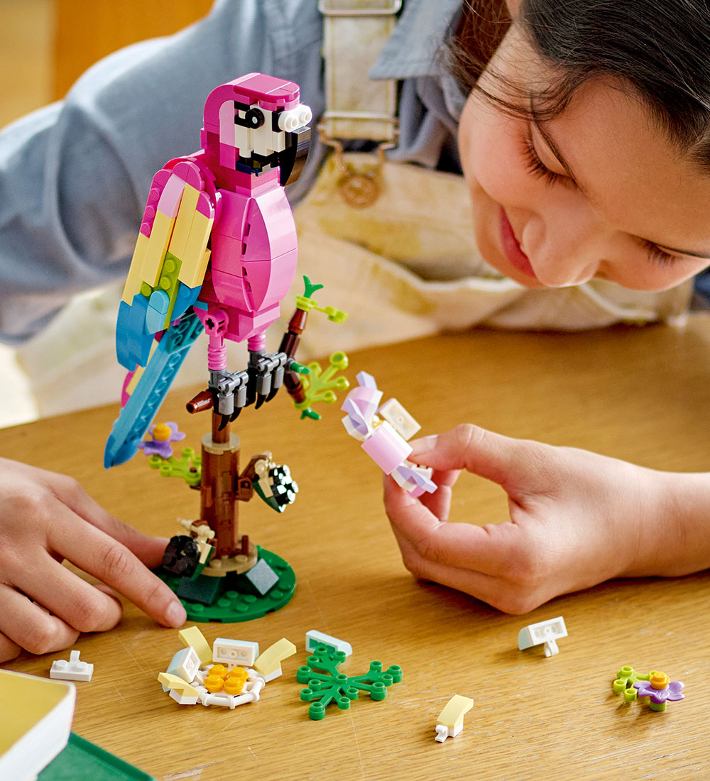 LEGO® Creator - Eksotisk Pink Papegøje 31144 - 3-i-1 - 253 Dele