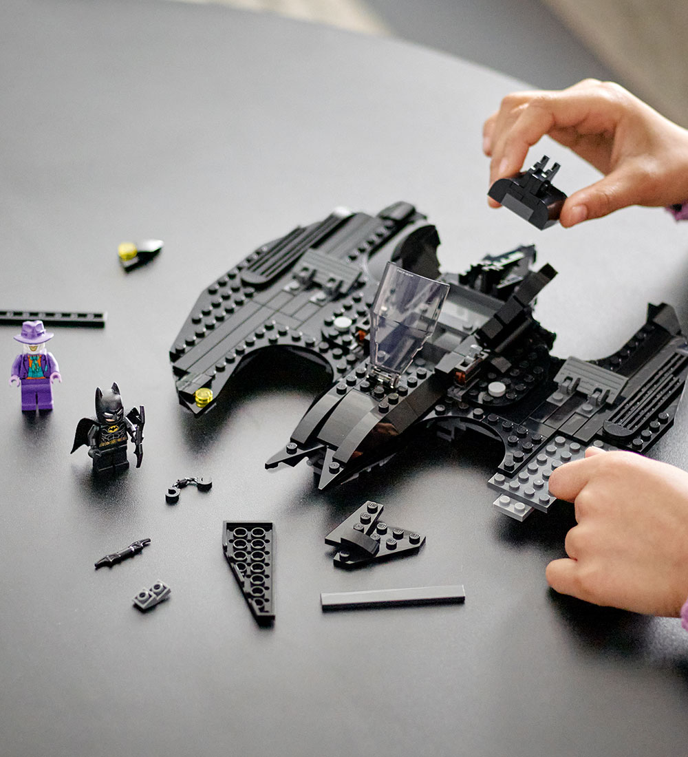 LEGO® DC Batman - Batvinge: Batman mod Jokeren 76265 - 357 Dele