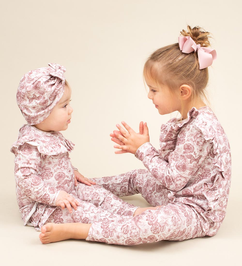 Little Wonders Body l/æ - Amelia - Signatur Print