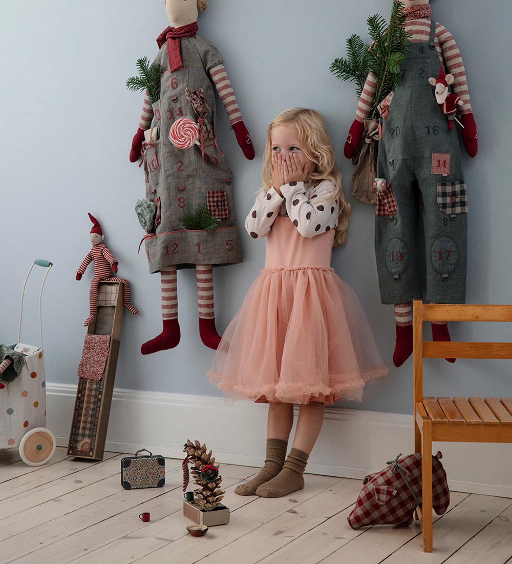 Maileg Julekalender - 124 cm - Nisse - Pige