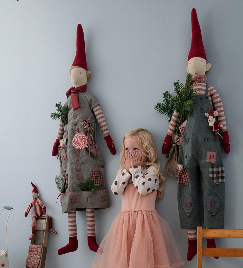 Maileg Julekalender - 124 cm - Nisse - Pige