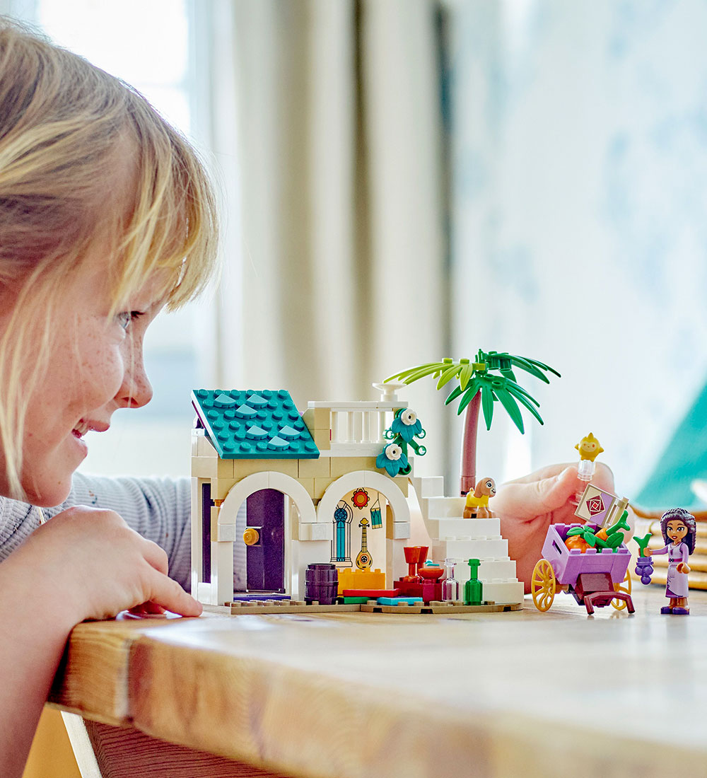 LEGO® Disney - Ønsket - Asha I Byen Rosas - 43223 - 154 Dele