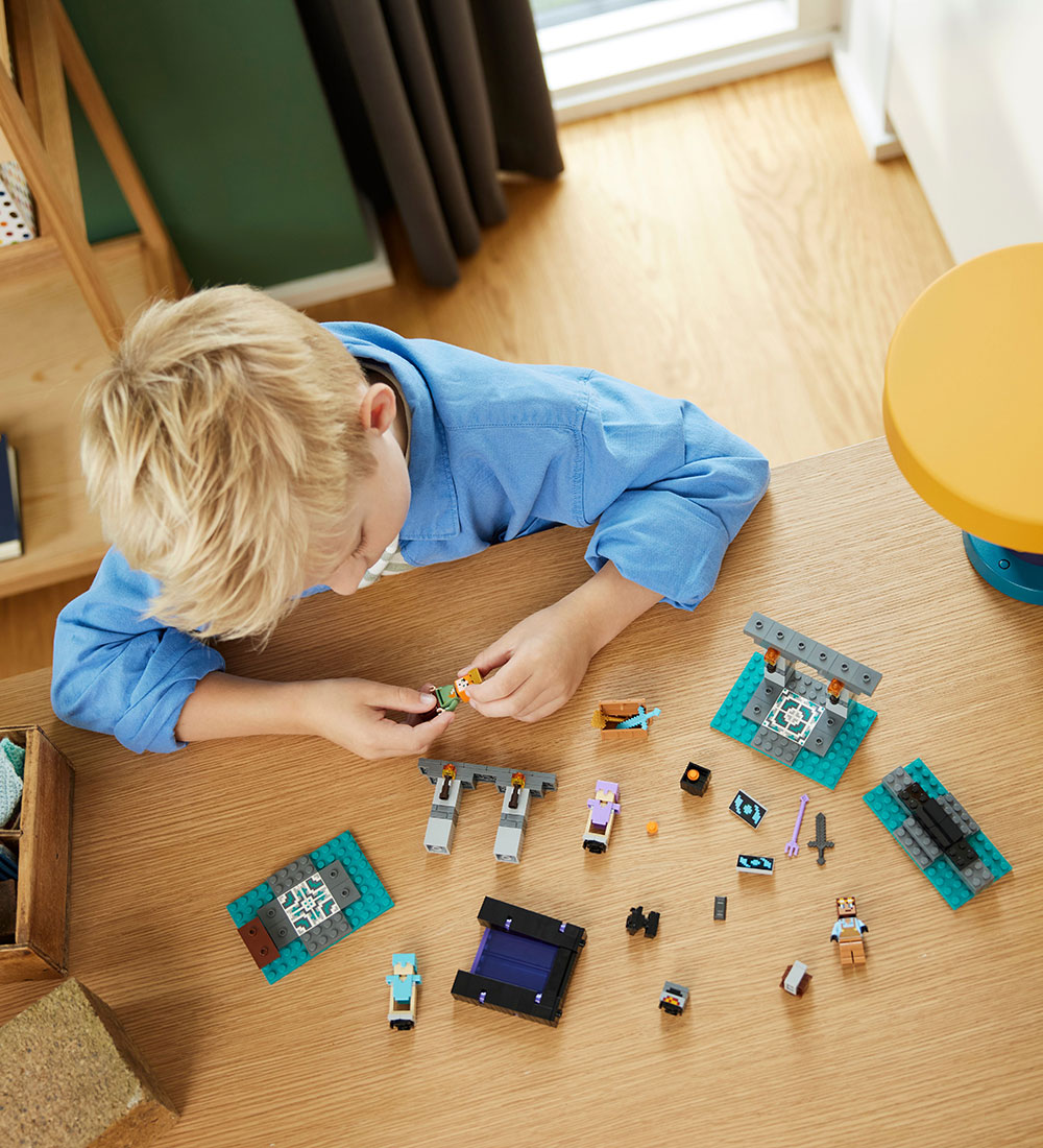LEGO® Minecraft - Våbenkammeret 21252 - 203 Dele