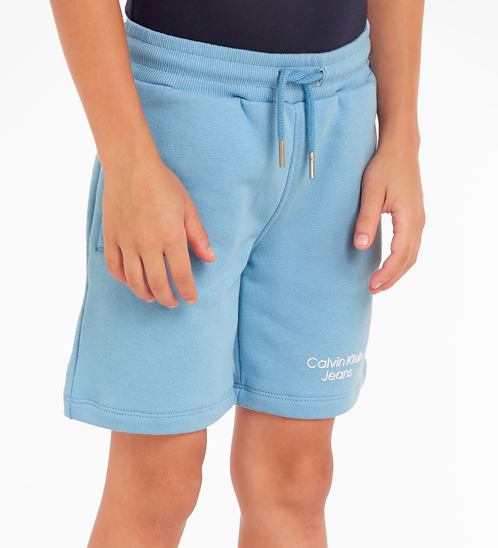 Calvin Klein Sweatshorts - Stack Logo Jogger - Dusk Blue