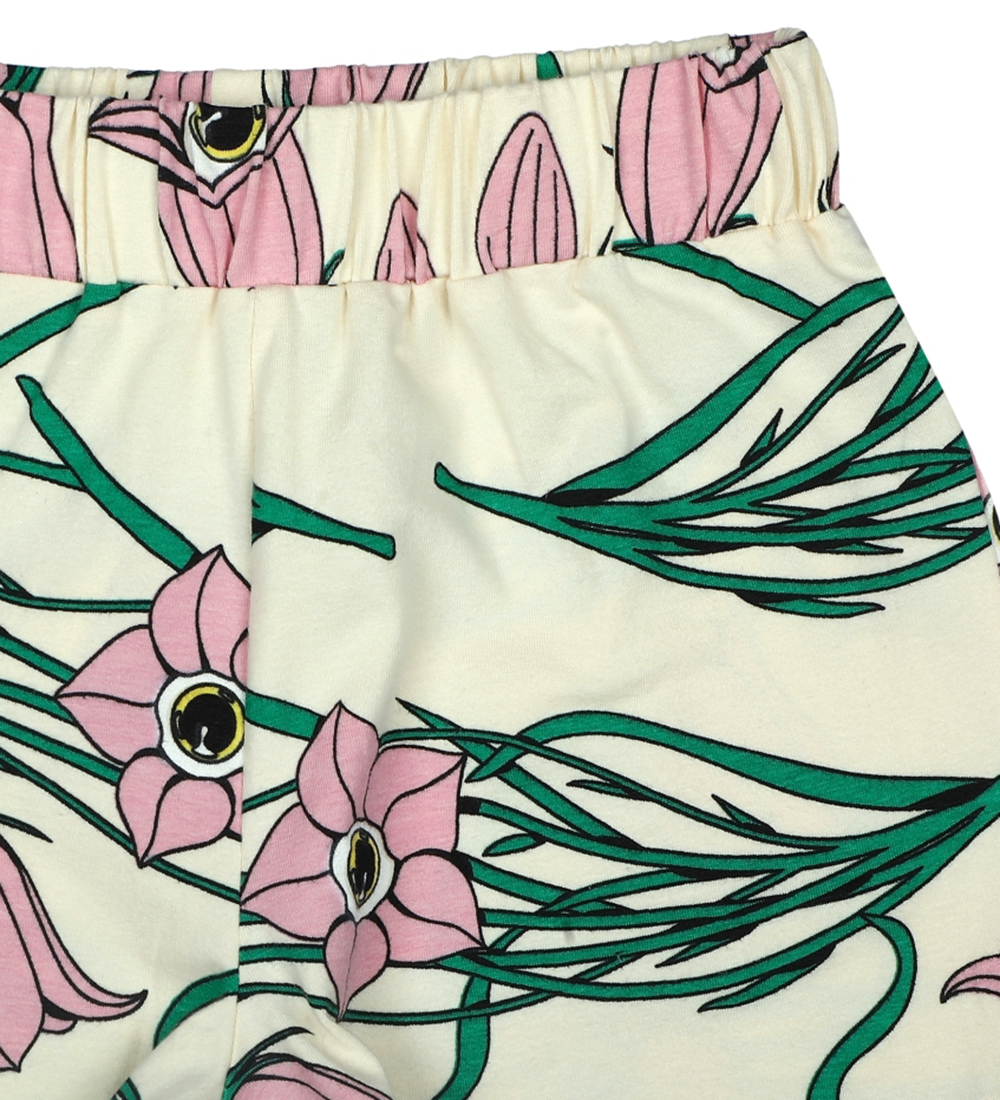 The New Shorts - TnKylie - White Swan Campanula Flower