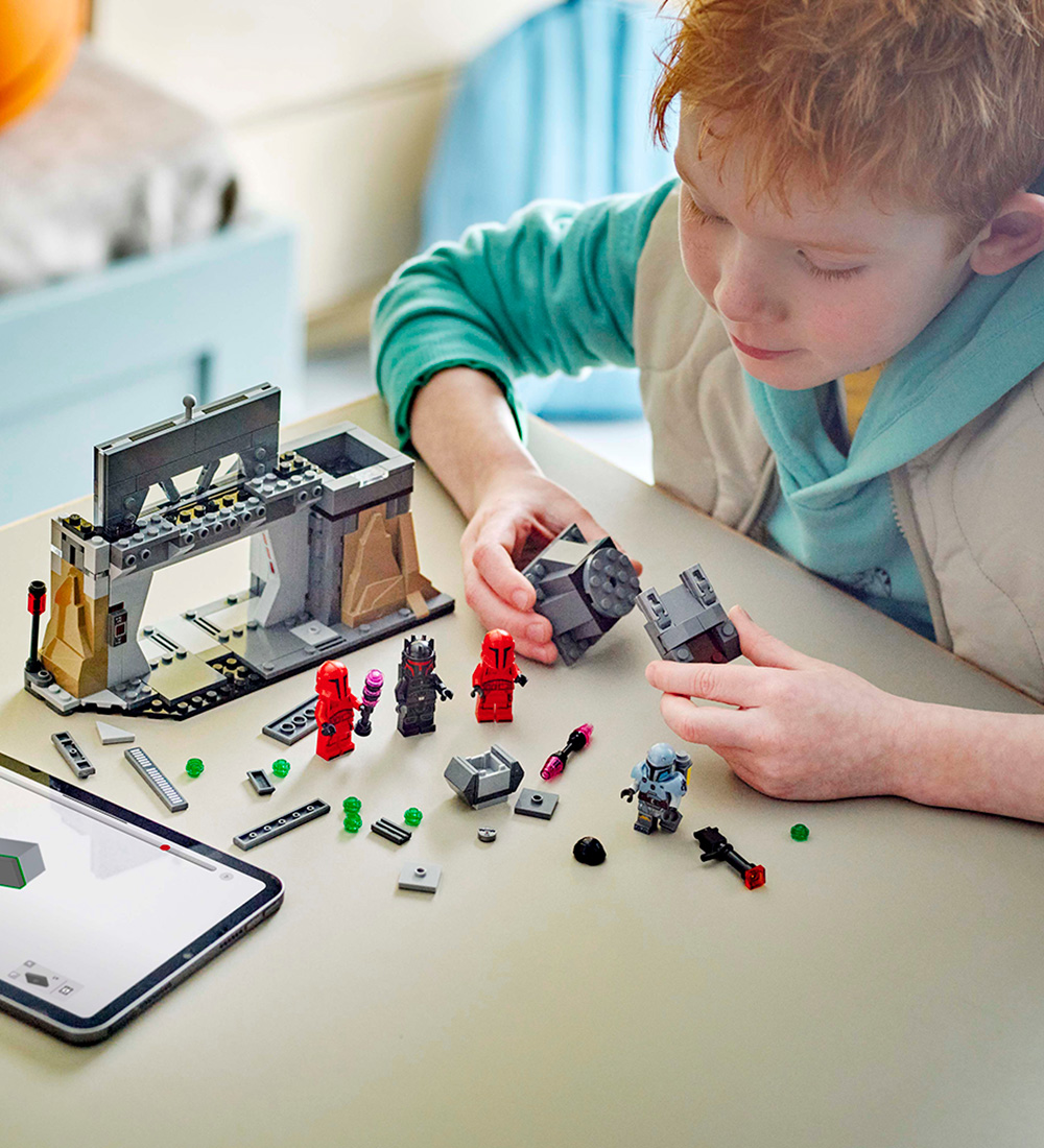 LEGO® Star Wars - Paz Vizsla Og Moff Gideons Kamp 75386 - 289 De