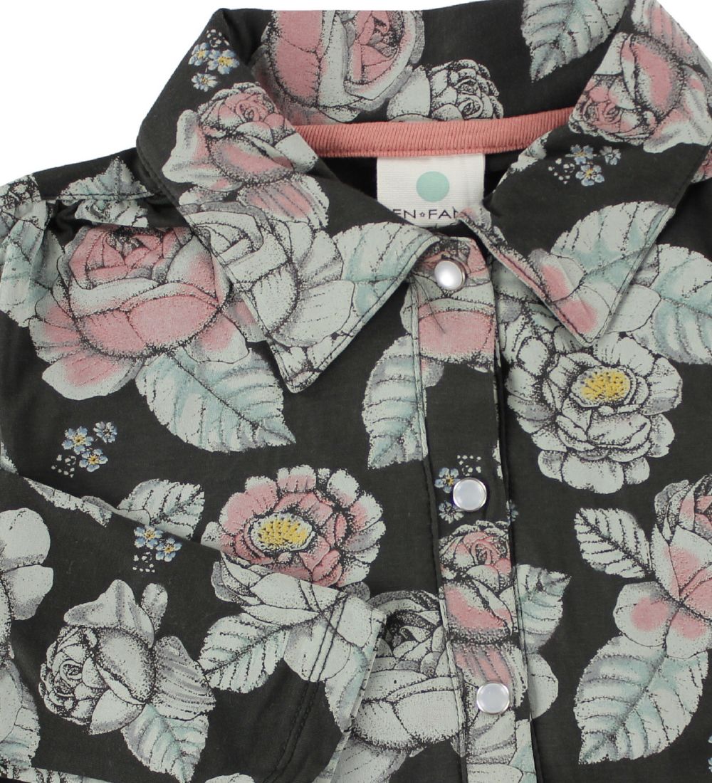 En Fant Skjorte - Sort m. Blomster