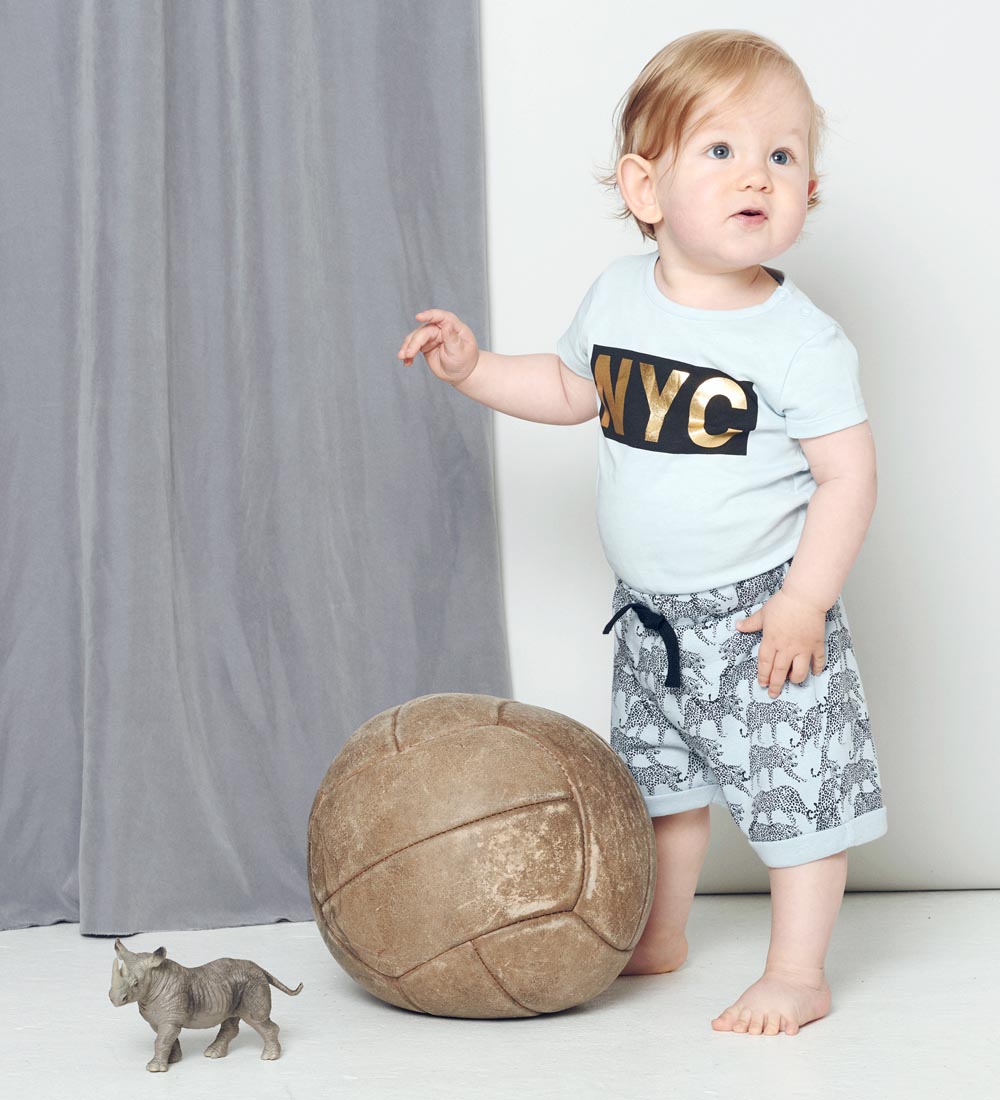 Petit by Sofie Schnoor T-shirt - Lyseblå m. NYC