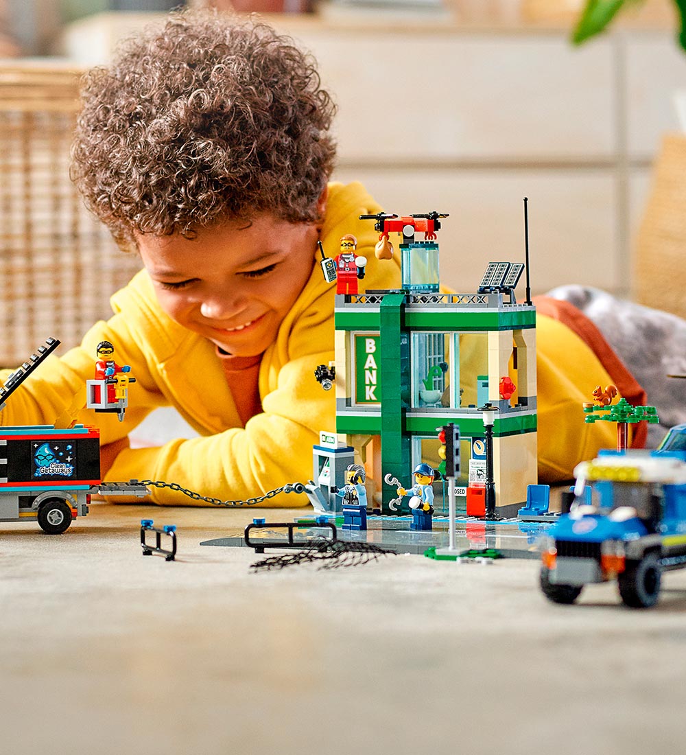 LEGO® City - Politijagt Ved Banken 60317 - 915 Dele