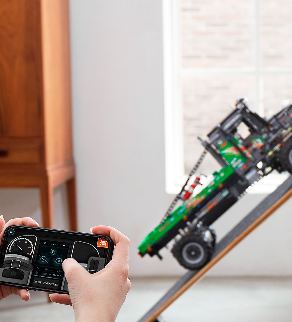 LEGO® Technic - App-styret - Firhjulstrukket Mercedes-Benz 42129