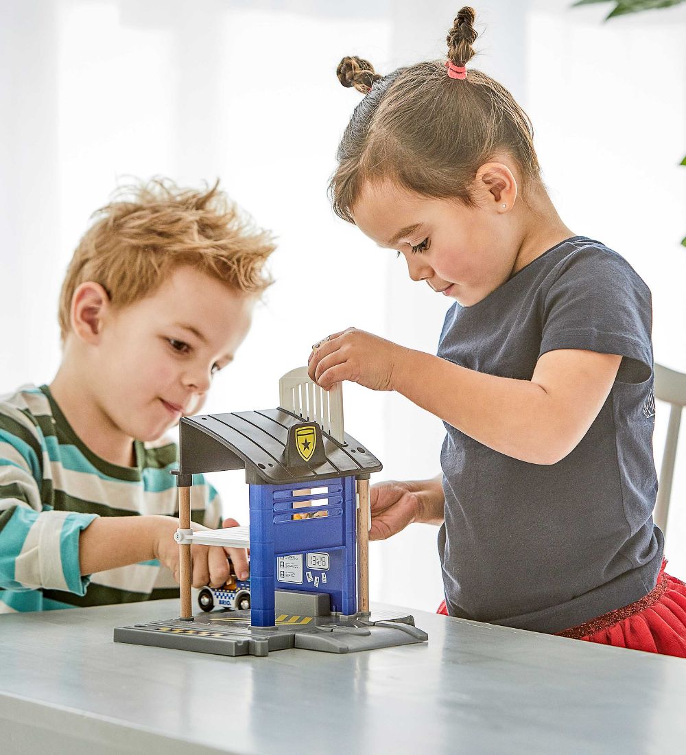 BRIO World Politistation 33813