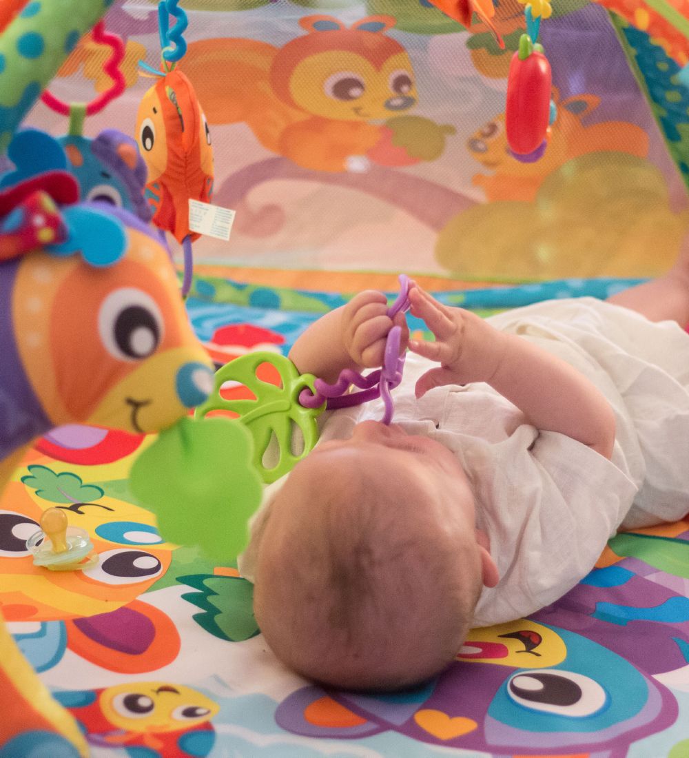 Playgro Aktivitetstæppe - Woodland Aktivitetsgym m. Projektor