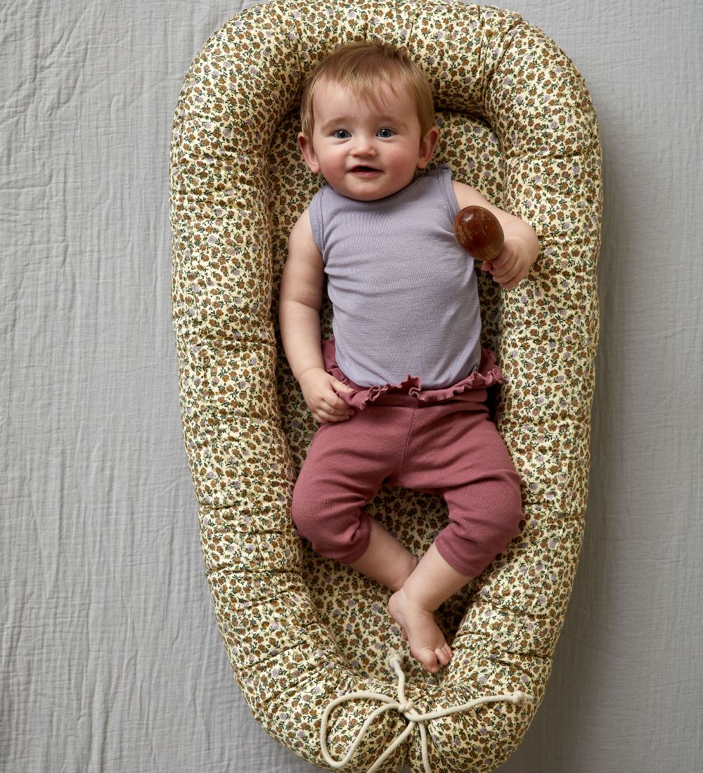 by KlipKlap Babynest - Wild Flower Lilac