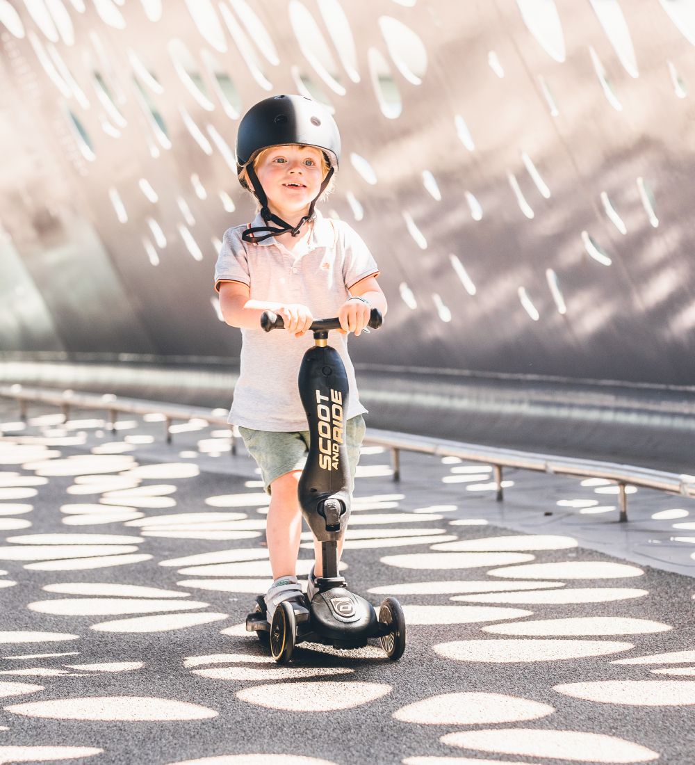 Scoot and Ride Highway Kick 1 - Sort/Guld