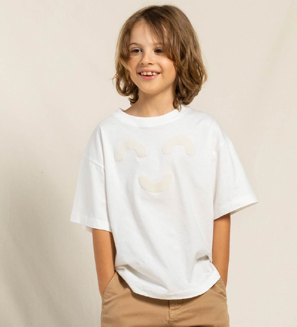 Finger In The Nose T-shirt - King - Off White Macaroni m. Ansigt
