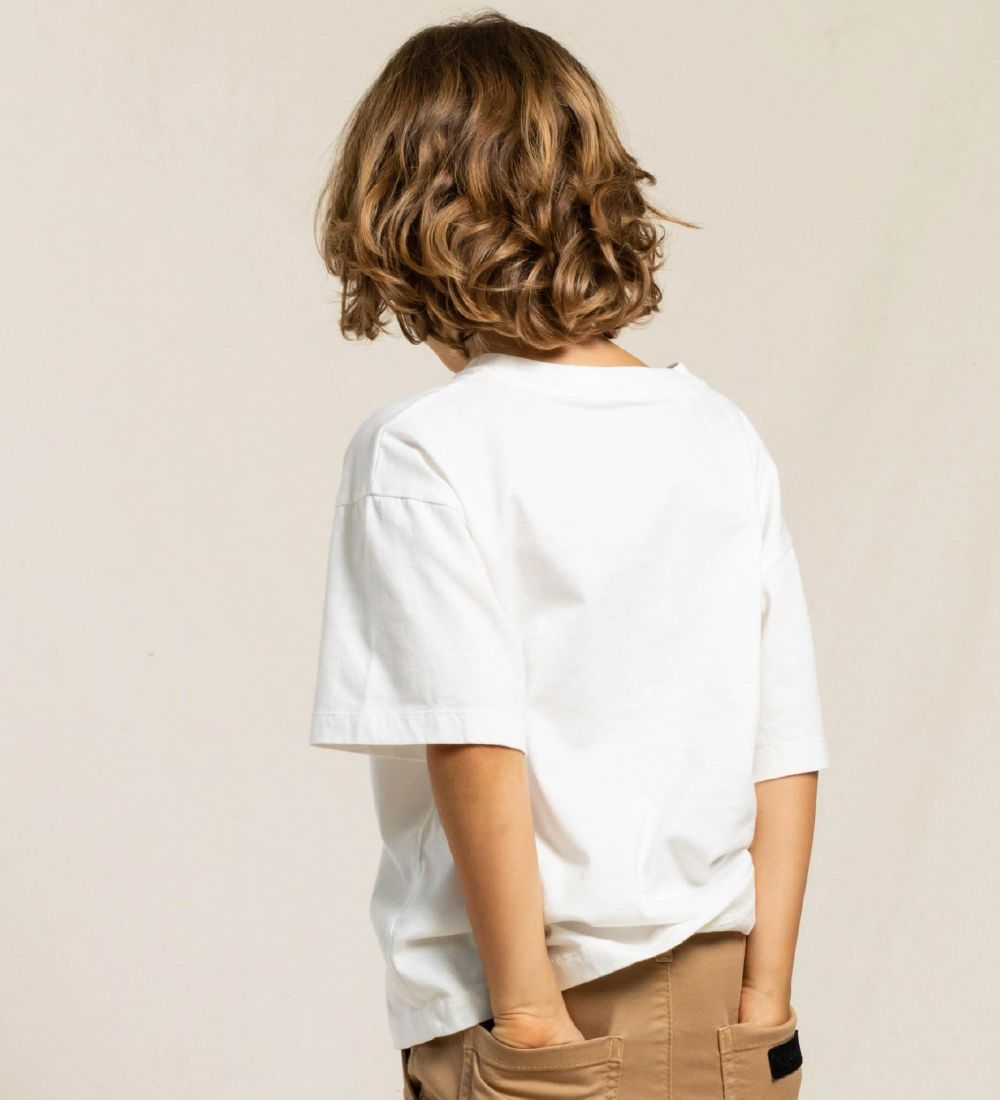 Finger In The Nose T-shirt - King - Off White Macaroni m. Ansigt