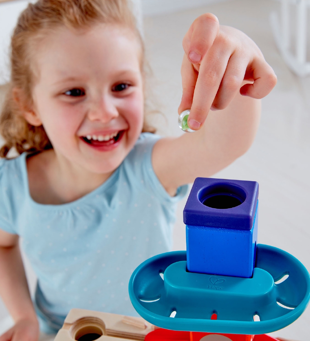 Hape Kuglebane - Quadrilla - 94 Dele - Cliffhanger