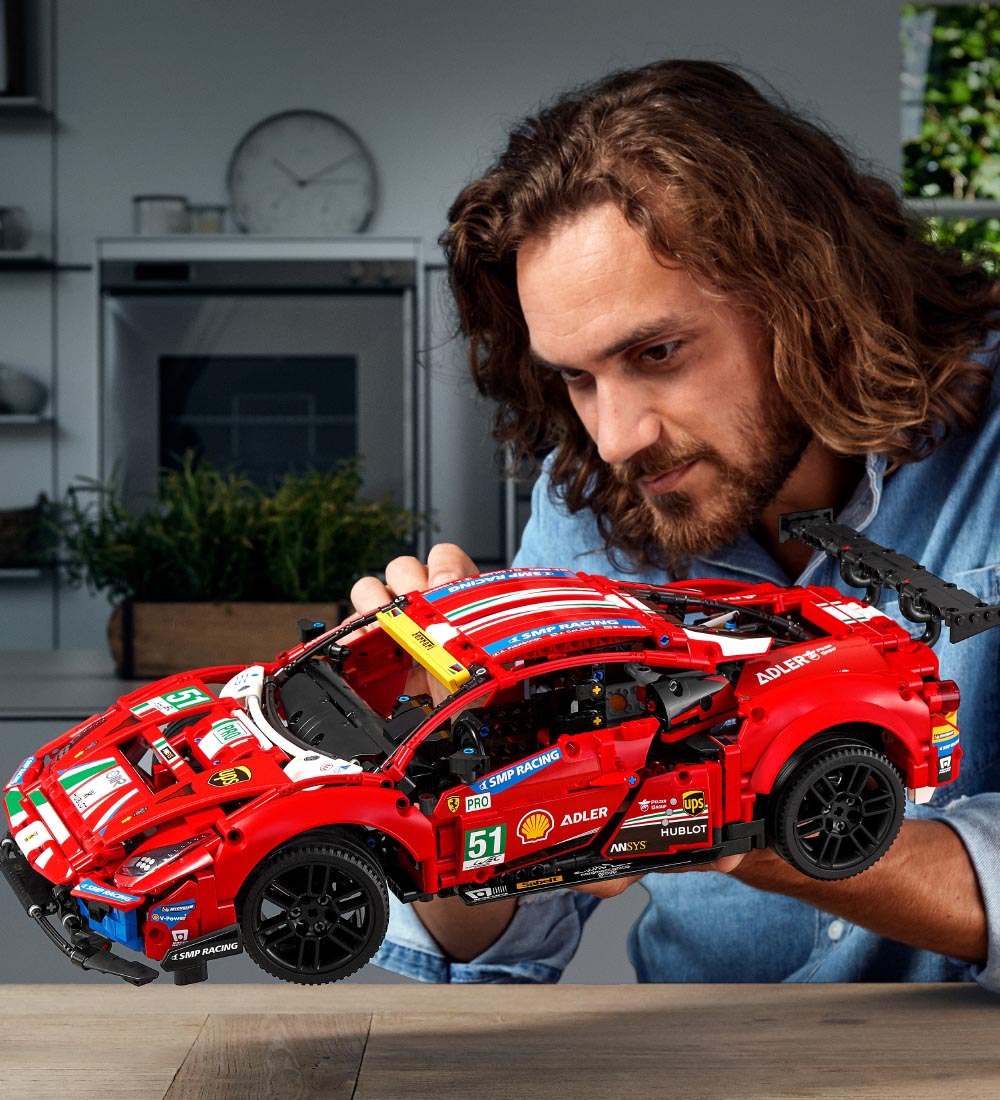 LEGO Technic - Ferrari 488 GTE AF Corse #51 42125 - 1677 Dele