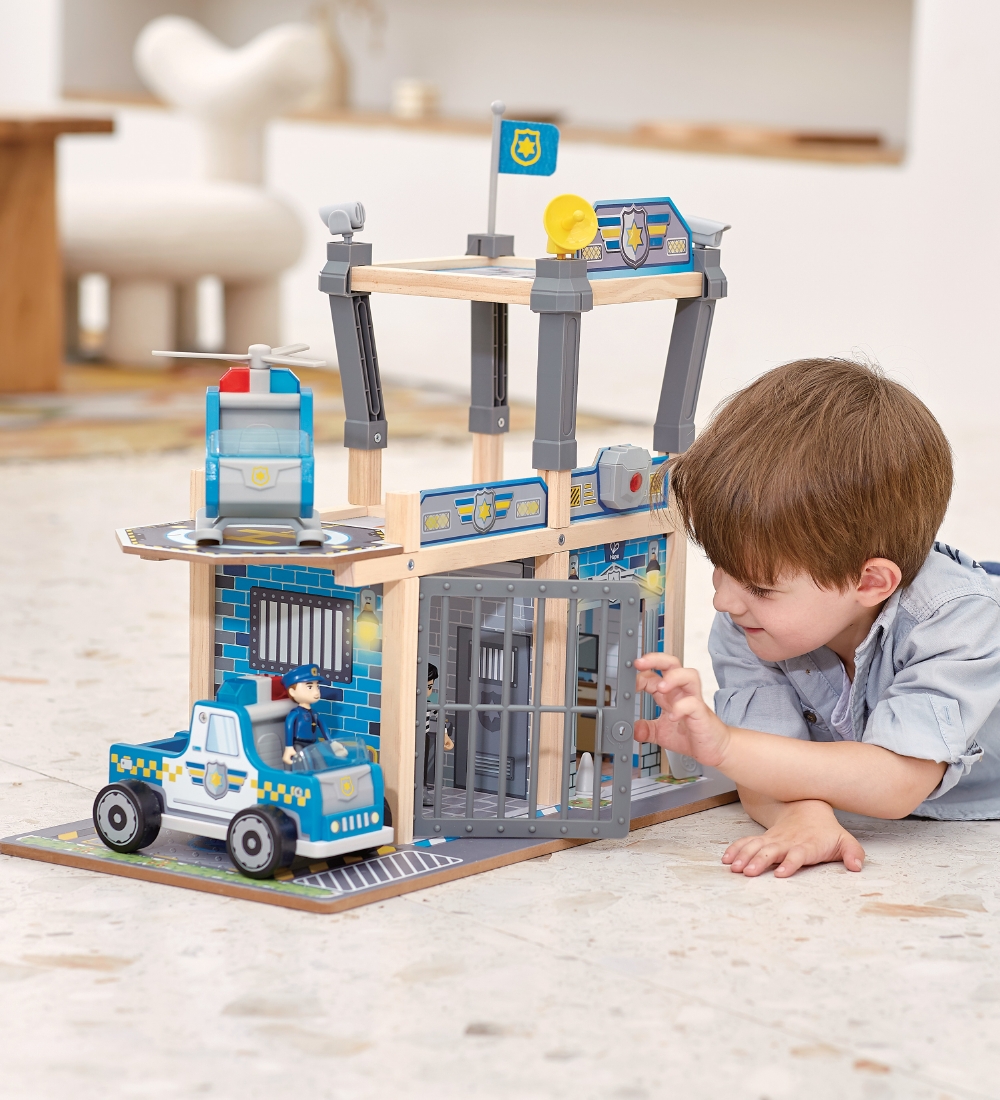 Hape Legesæt - 13 dele - Politistation