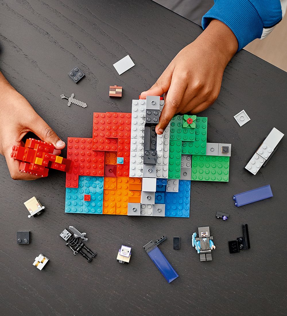 LEGO® Minecraft - Den Ødelagte Portal 21172 - 316 Dele